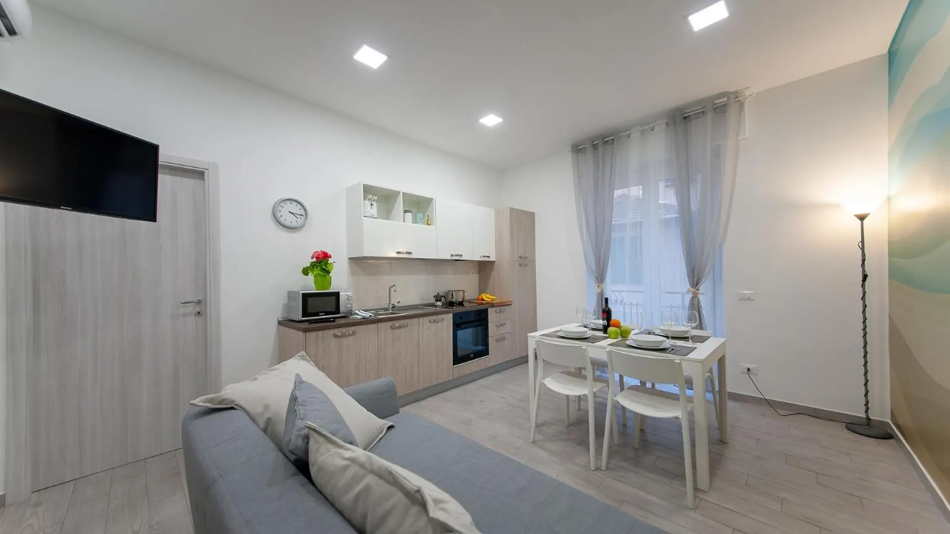 Ines Rivieraholiday Albenga
