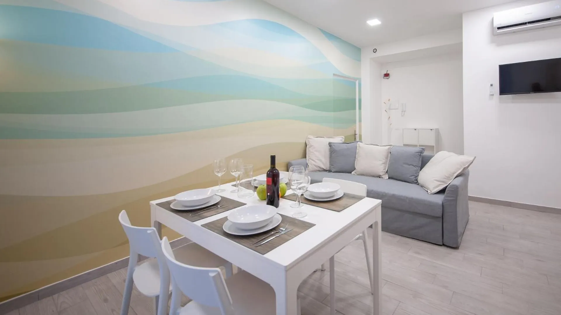 Ines Rivieraholiday Albenga Italy